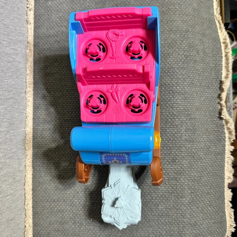 FPLP Disney Frozen Kristoff Light up Sleigh Anna Sven Figures